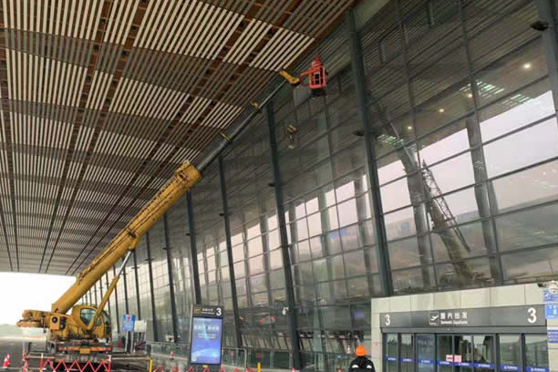 华安玻璃幕墙维护和保养